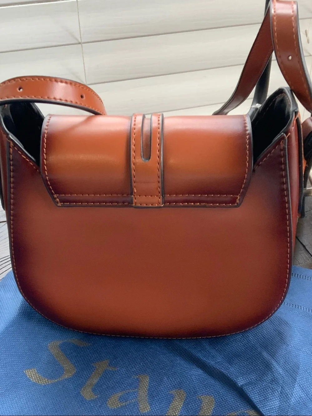 Stauer Women's Leather Crossbody Bag in Chestnut - Picture 3 of 4